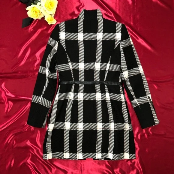 ⭐️NEW⭐️White House Black Market (WHBM) Black & White Plaid Wool Coat - Picture 6 of 9